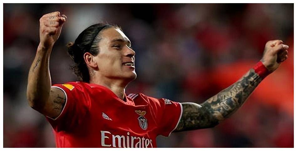 九游官网入口 - 转折点!本菲卡单刀错失,中超今夜攻防权衡,更衣室稳定,轮换策略被讨论