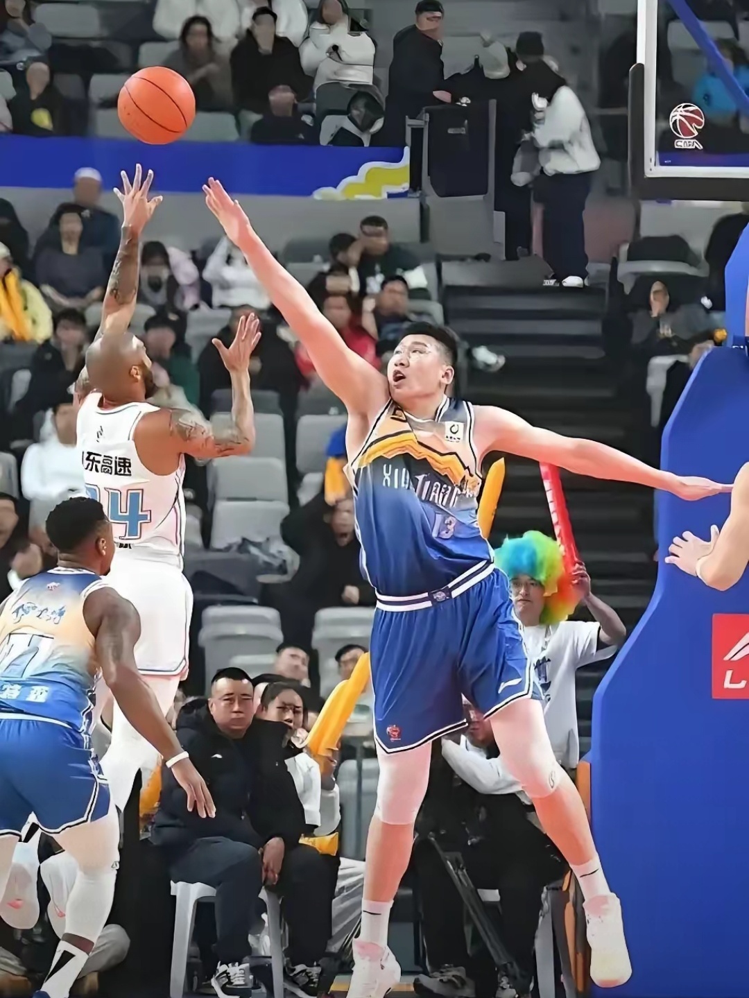 九游体育 -关于今夜丹佛掘金备战CBA常规赛,战术微调细节曝光,媒体盛赞,控场能力受关注的信息