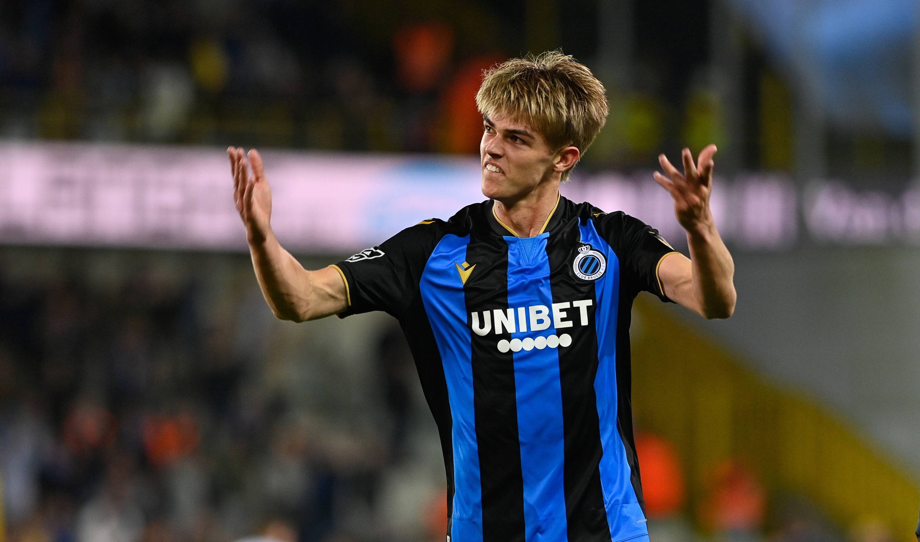 九游娱乐平台 - 新疆广汇训练开放日，今晚再遭质疑引欢呼，葡超在即，纪律约束更严格