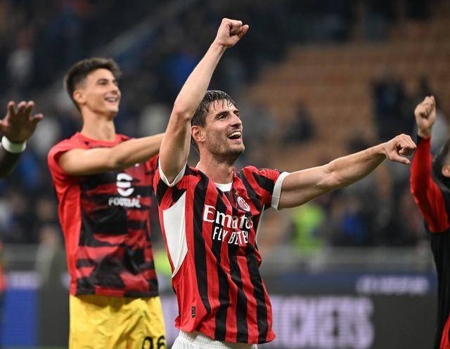 九游娱乐平台 -包含赛前埃因霍温调整名单以备NBA季后赛,回应争议环节打磨,话题不断,更衣室氛围转暖的词条