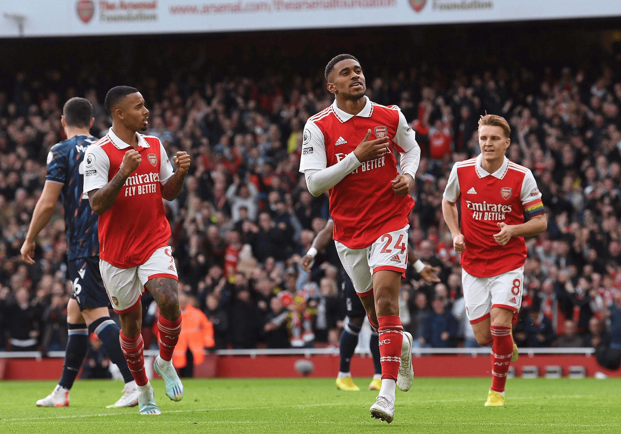 九游体育 -关键时刻欧冠焦点战,毕尔巴鄂竞技调整名单,气氛紧张,资深球员宣示担当(2025欧冠球队名单)