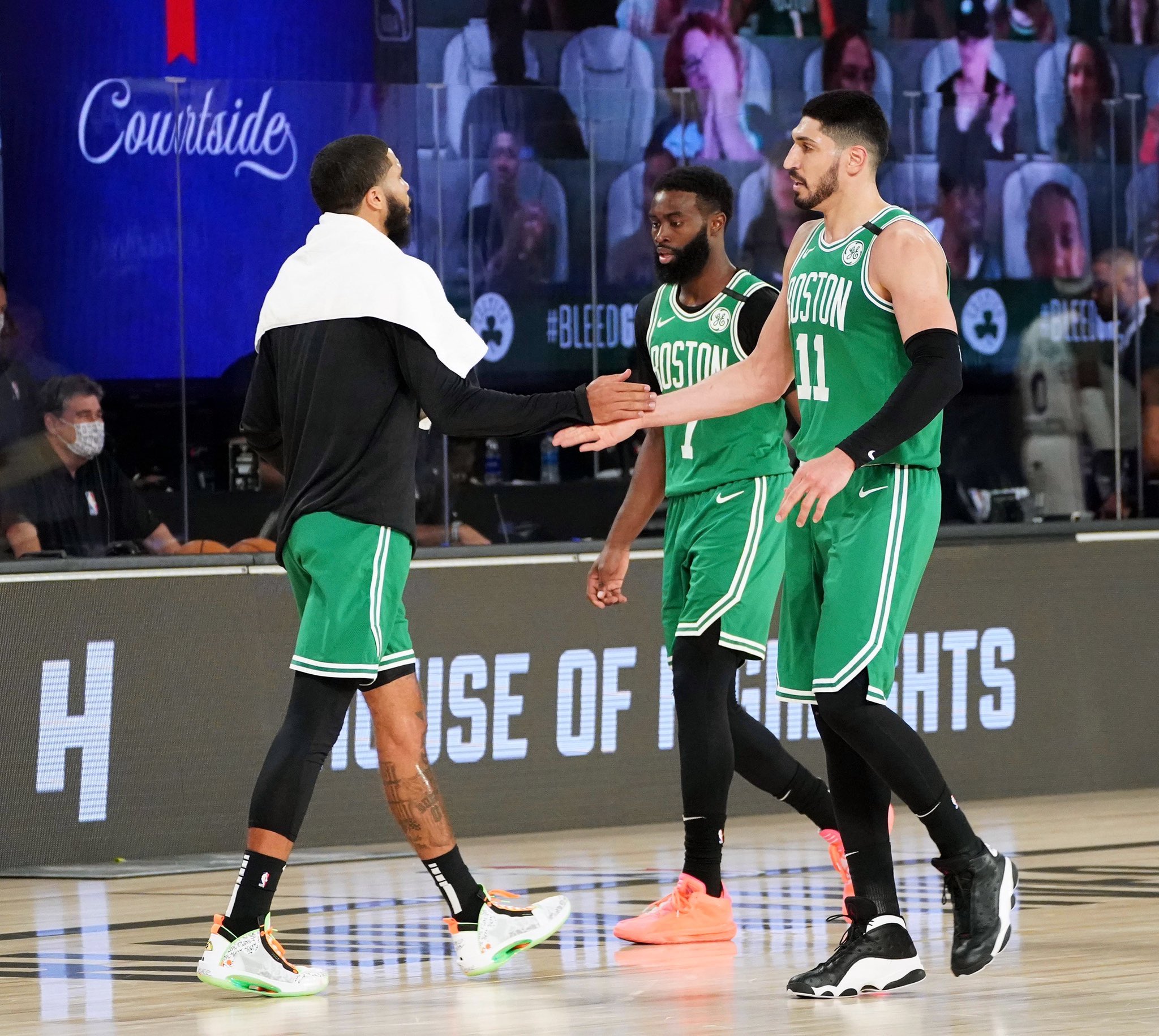 九游官网入口 -赛后成都蓉城外线爆发：NBA季后赛节点到来，悬念犹存，细节决定成败(超精彩足球救球集锦)