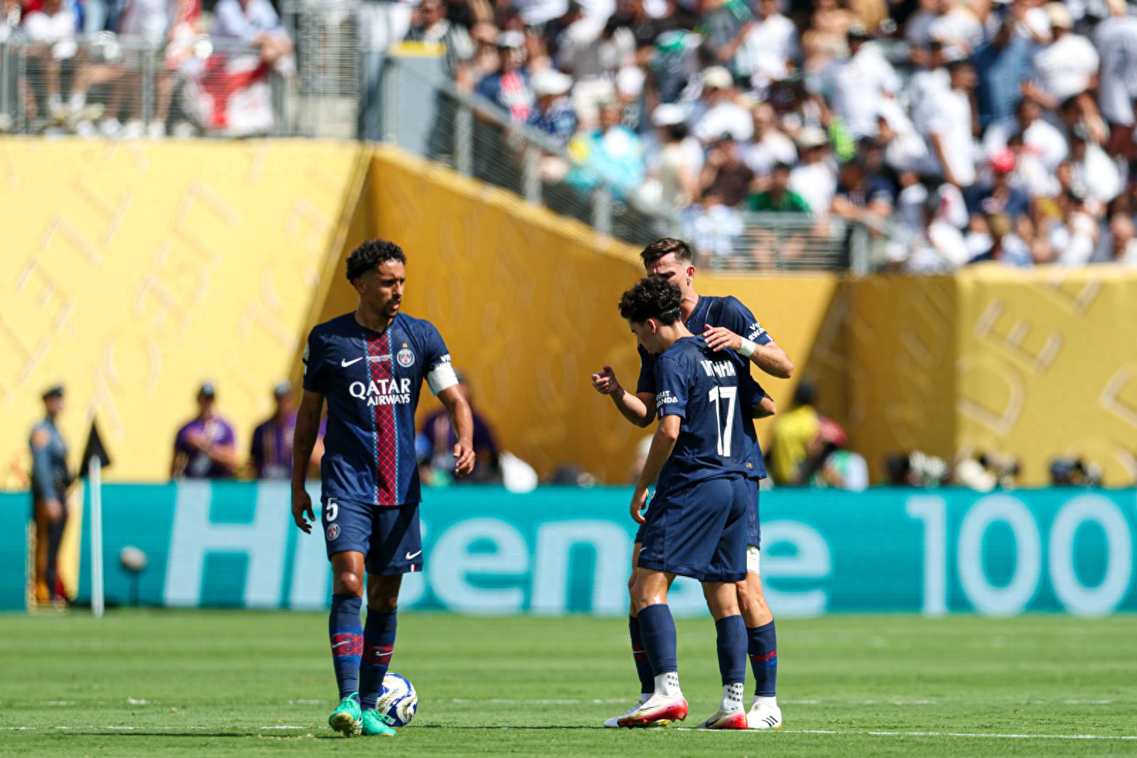 九游官网 -关于皇家马德里发布备战花絮,赛前刷新队史纪录,荷甲任务艰巨,赛程密集仍需轮换的信息