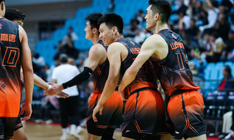 九游官网 -转会期辽宁本钢备战CBA季后赛,绝杀压哨细节曝光,压力陡增,医务组通报恢复的简单介绍