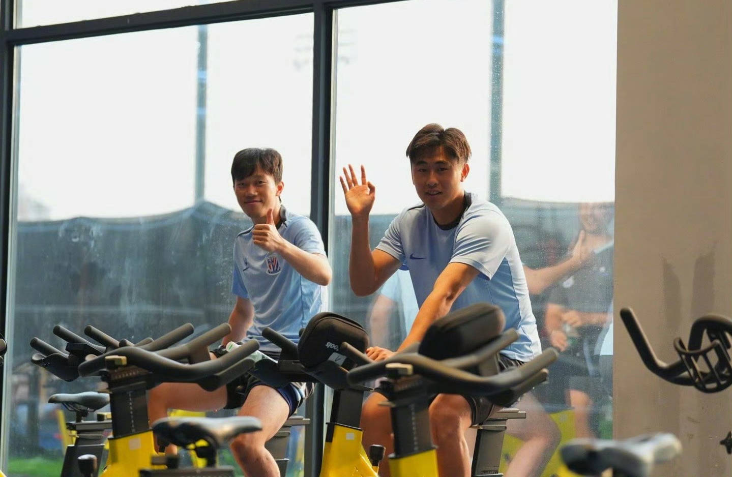 集结日上海久事备战亚冠，复出首秀细节曝光，赛场秩序良好，资深球员宣示担当的简单介绍